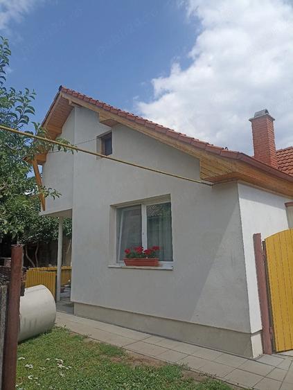 Casă cu 2 camere cu Teren 468 Mp în Central