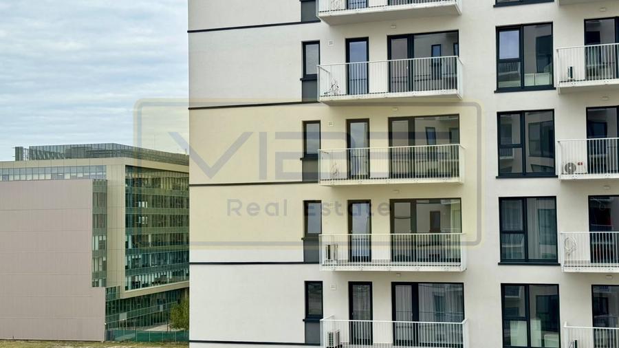 Apartament cu 3 camere semidecomandat, mobilat în Podu Roș