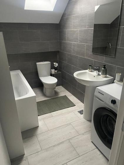 Apartament cu 3 camere decomandat în Florești