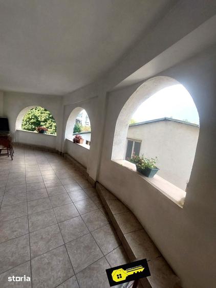 Casă cu Teren 646 Mp în Rogerius