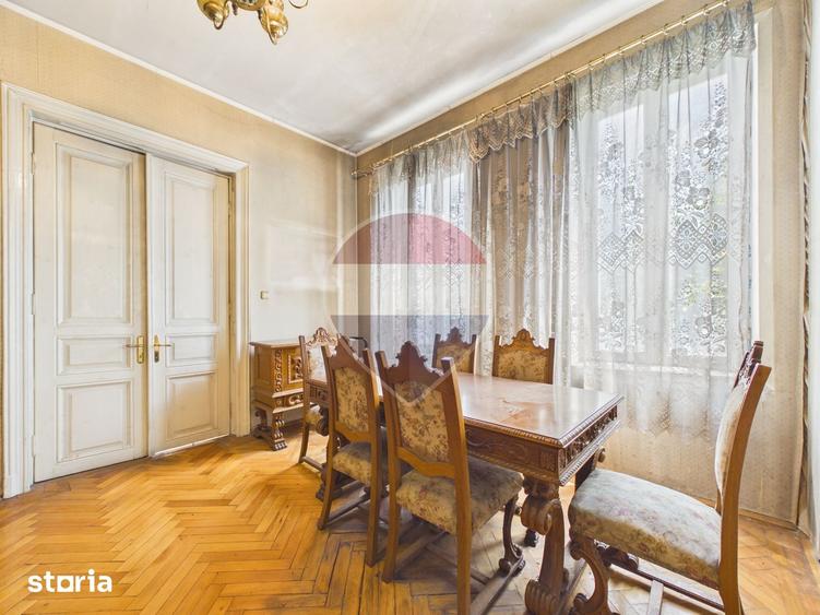 Casă cu 7 camere cu Teren 154.65 Mp în Victoriei