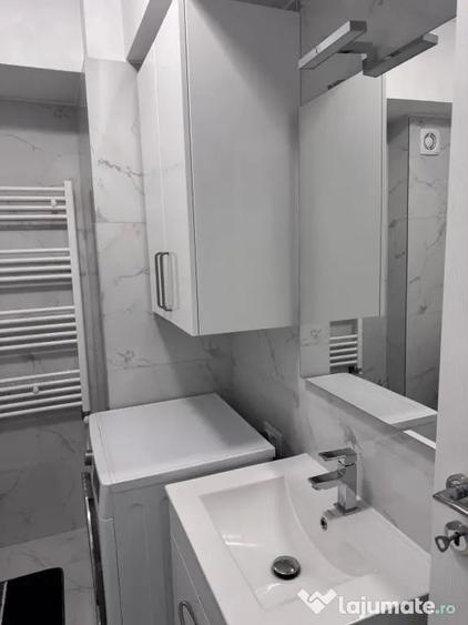 Garsonieră decomandată în Valea Adâncă