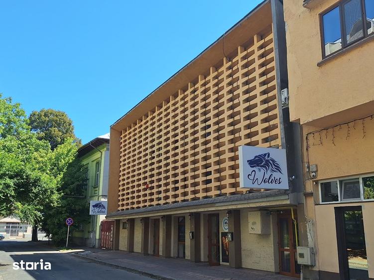 Spațiu comercial, de 1,100 mp, în Port
