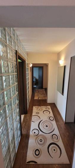 Apartament cu 3 camere decomandat în CET