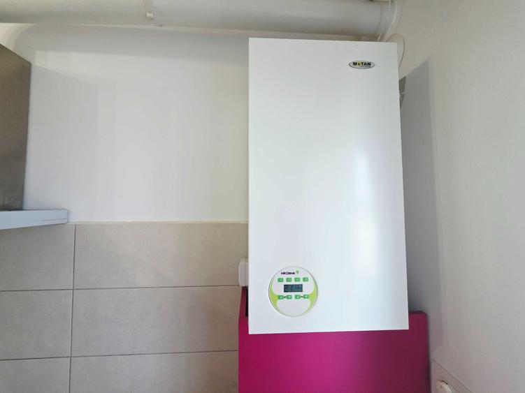 Apartament cu 2 camere semidecomandat în Cristian