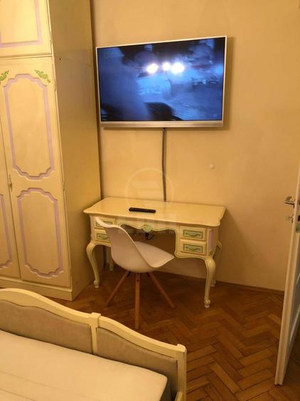 Apartament cu 3 camere semidecomandat în Grigorescu