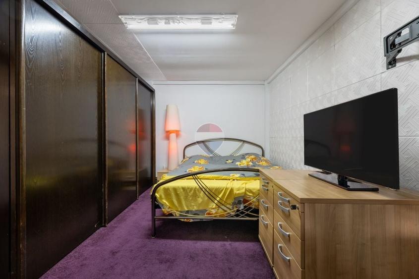Casă individuală cu 8 camere cu Teren 580 Mp în UTA