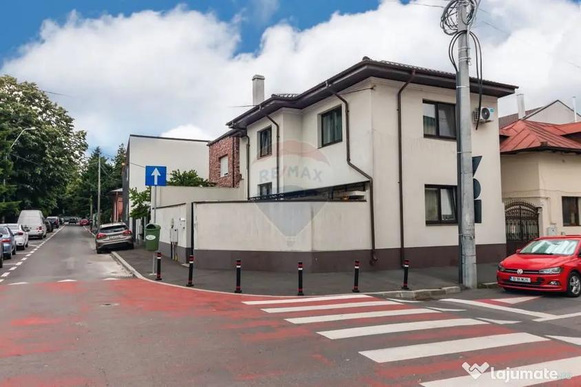 Casă cu 5 camere cu Teren 132 Mp în Domenii