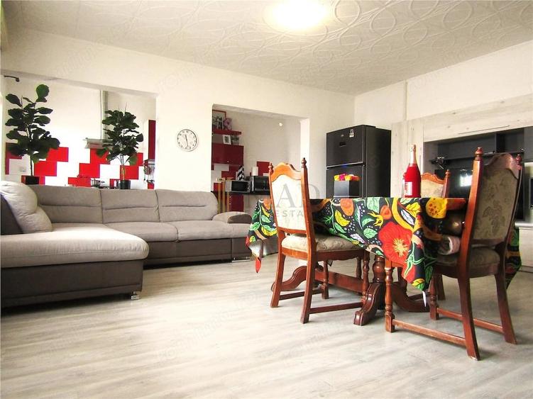 Cu mare potential! Vanzare Casa P+Pod si acoperis TIP TERASA in Ulmi. - 7