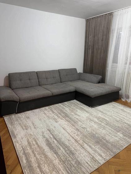Apartament cu 3 camere semidecomandat în Șagului