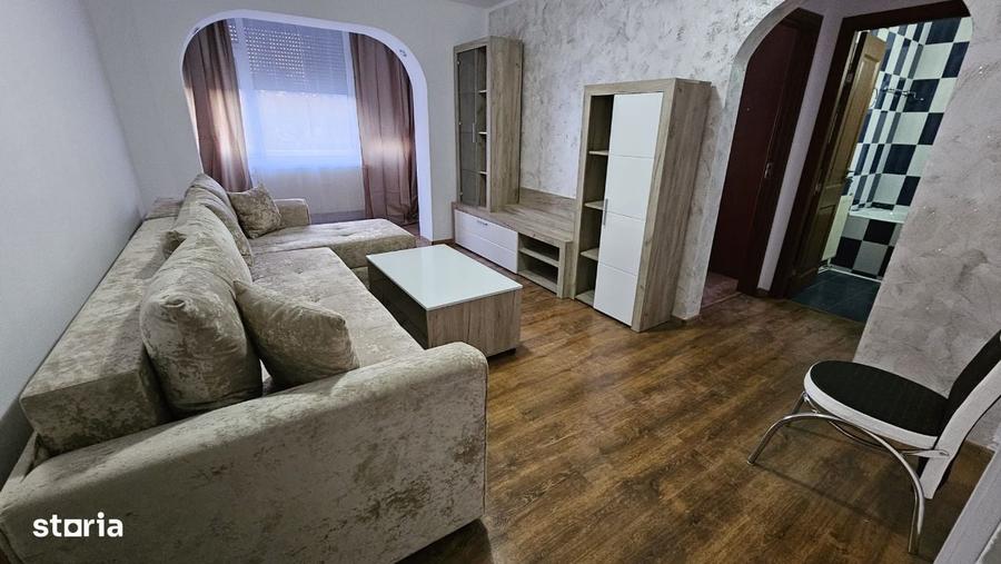 Apartament cu 3 camere semidecomandat în Central