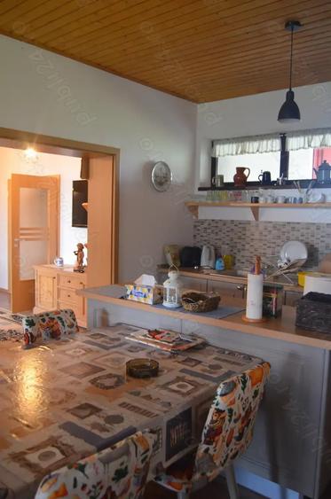 Casă cu 5 camere cu Teren 3420 Mp în Valea Călugărească