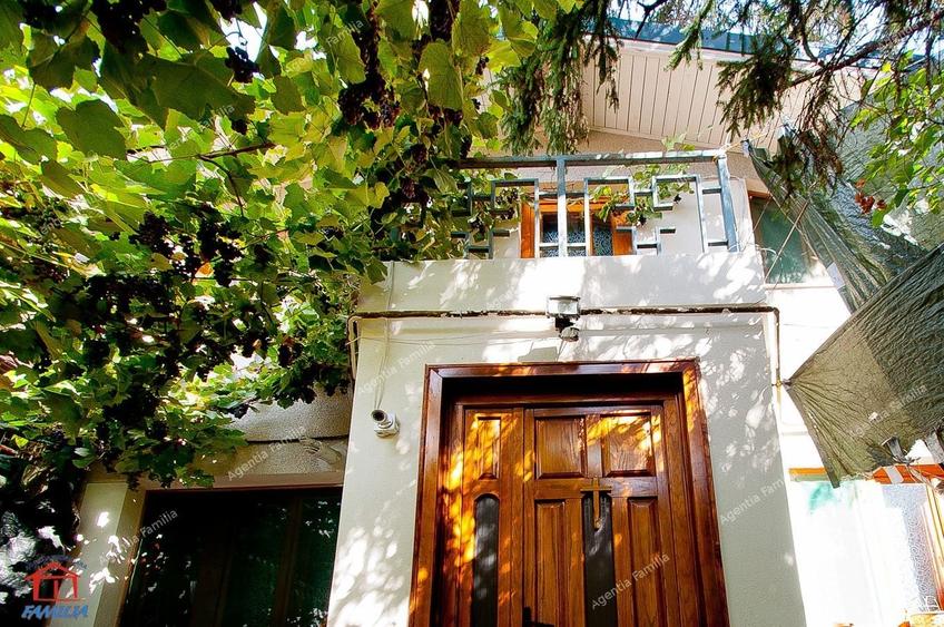 Casă individuală cu 3 camere cu Canalizare în Ultracentral