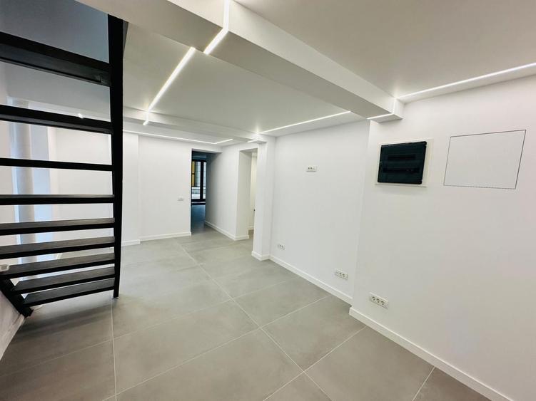 Spațiu comercial, de 110 mp, în P-ța Alba Iulia