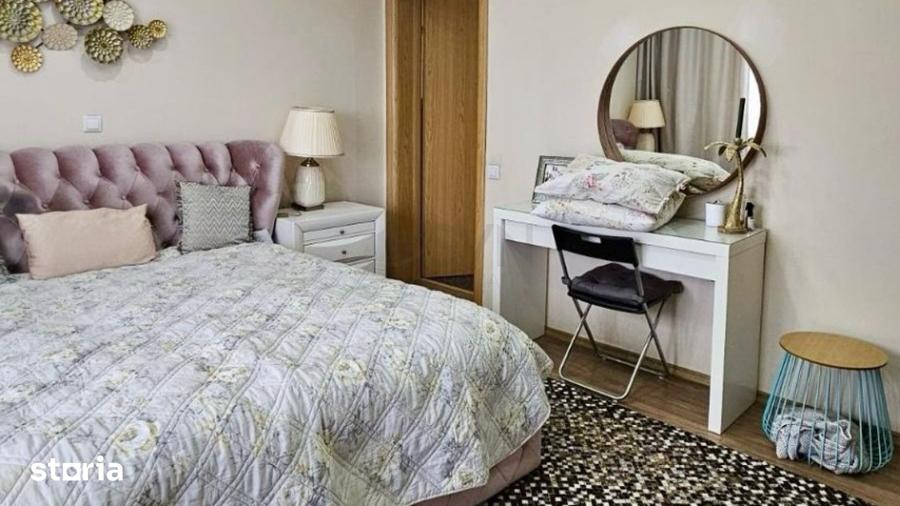 Apartament cu 4 camere decomandat în Central