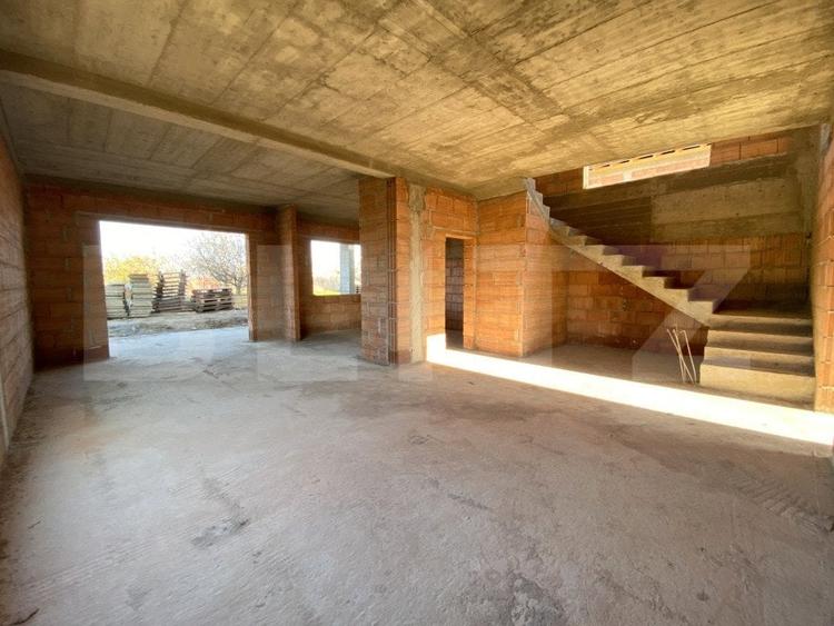 Casă individuală cu 5 camere cu Garaj în Feleacu