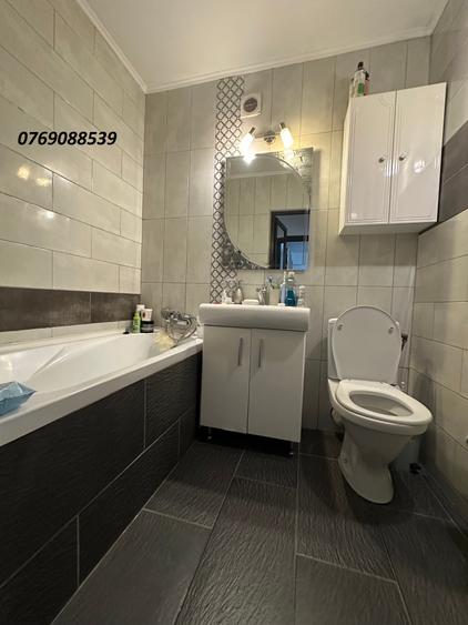 Apartament cu 3 camere decomandat în Drumul Taberei