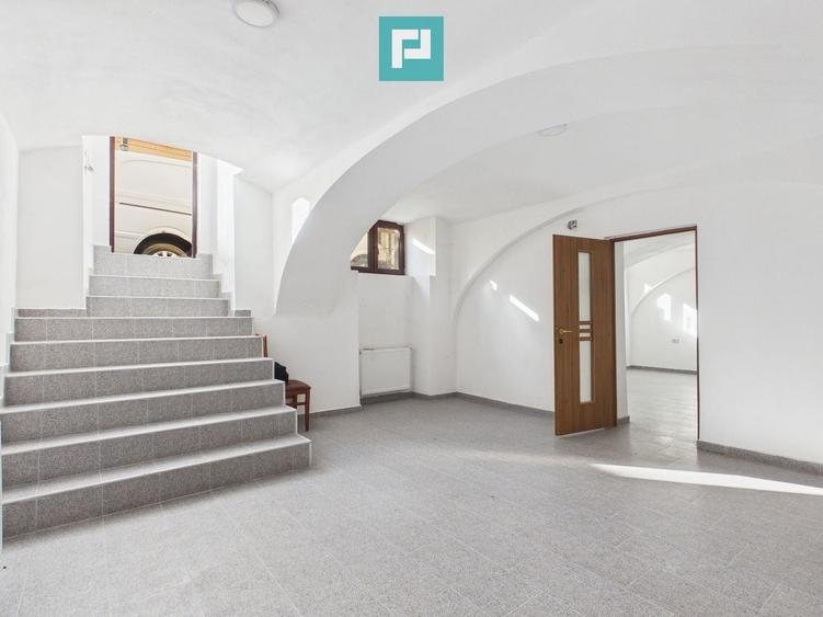 Apartament cu 2 camere semidecomandat în Boul Roșu