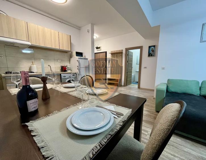Apartament cu 3 camere decomandat, mobilat în Mamaia