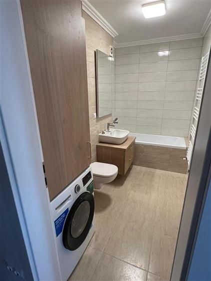 Apartament cu 3 camere decomandat în Libertății