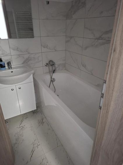 Apartament cu 2 camere semidecomandat în Berceni
