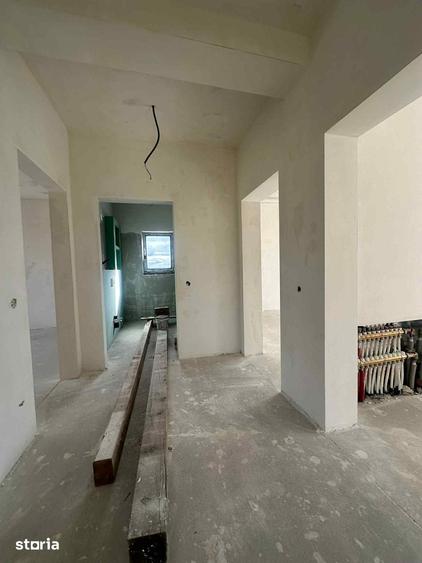 Casă cu 4 camere decomandat cu Teren 525 Mp în Central