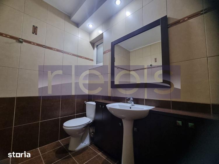 Apartament cu 3 camere decomandat în Vitan