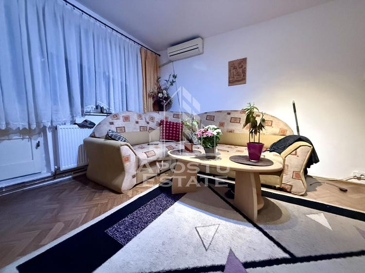 Apartament cu 3 camere semidecomandat, mobilat în Spitalul Județean