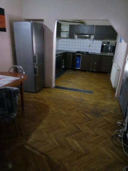 Casă cu 4 camere cu Teren 440 Mp în Central