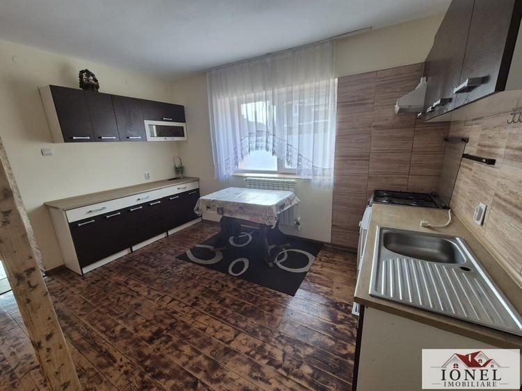 Casă individuală cu 4 camere cu Canalizare în Vințu de Jos