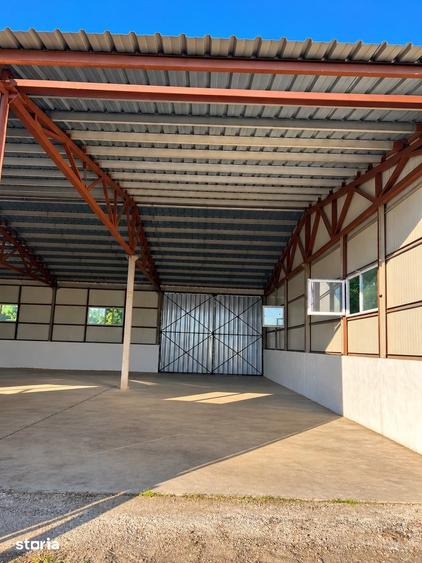 Spațiu comercial, de 400 mp, în Sascut