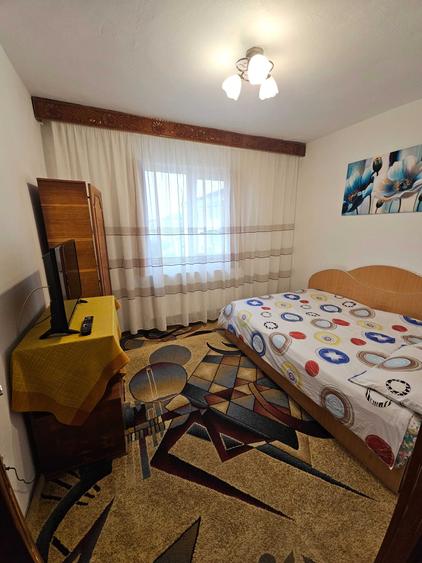 Apartament cu 4 camere decomandat în Central