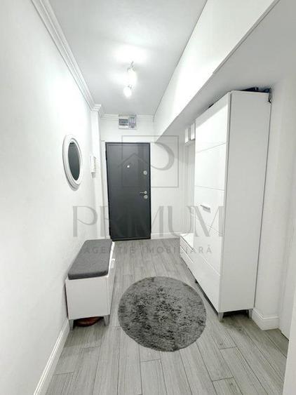Apartament cu 3 camere semidecomandat, mobilat în Cetății