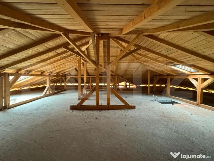 Casă cu 4 camere cu Teren 1760 Mp în Central