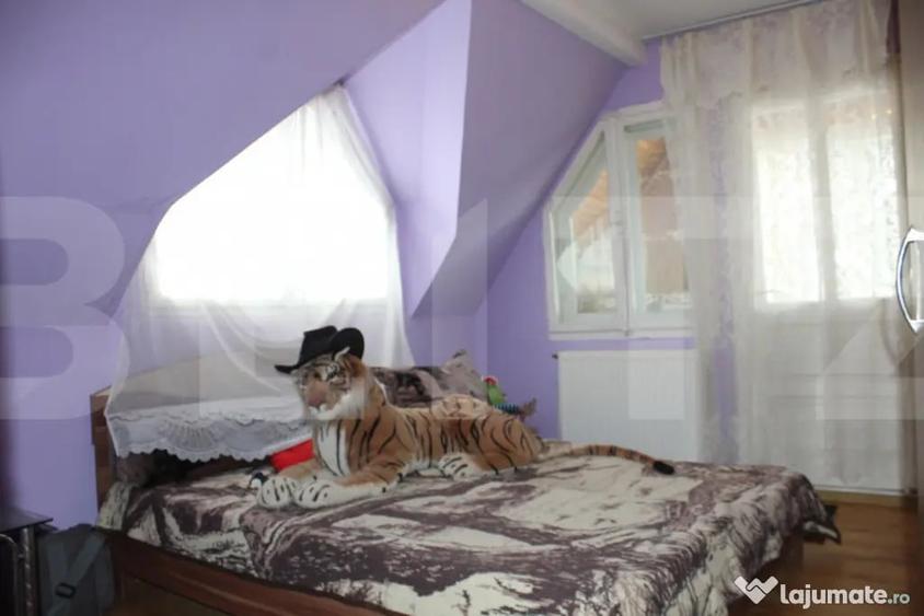 Casă cu 7 camere cu Teren 1580 Mp în Central