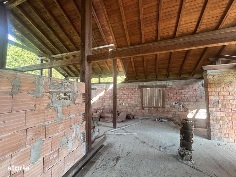 Casă cu 4 camere în Negulești