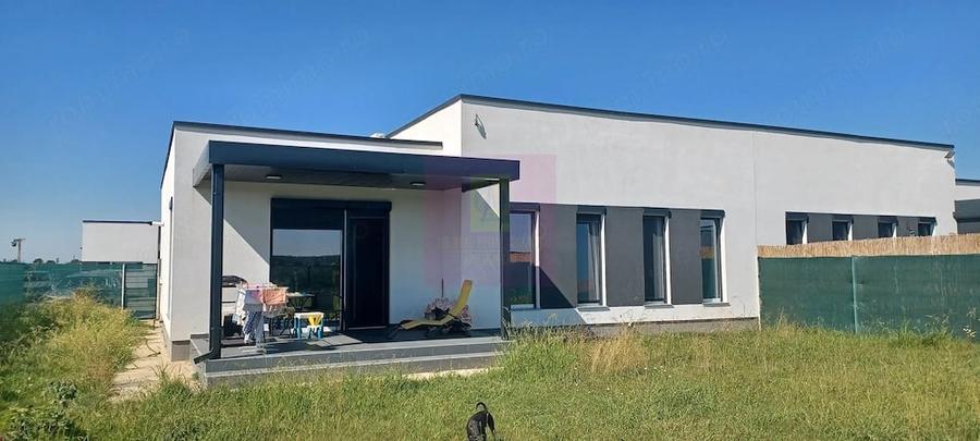 Casă cu 4 camere cu Teren 608 Mp în Săbăreni