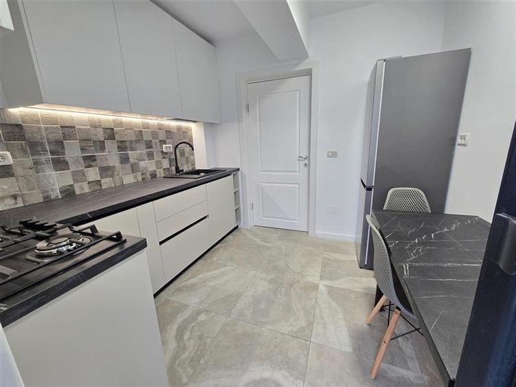 Apartament cu 2 camere decomandat, mobilat în Cug