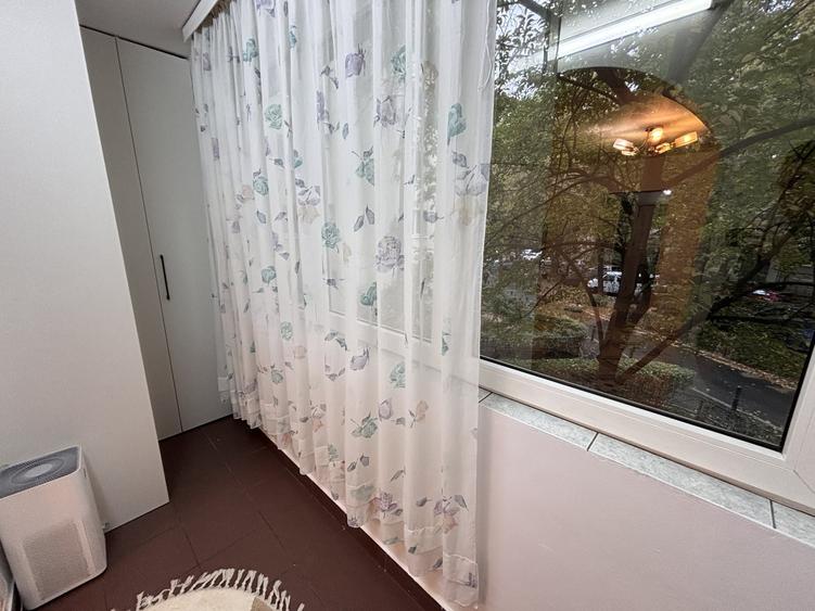 Apartament cu 3 camere semidecomandat în P-ța Muncii