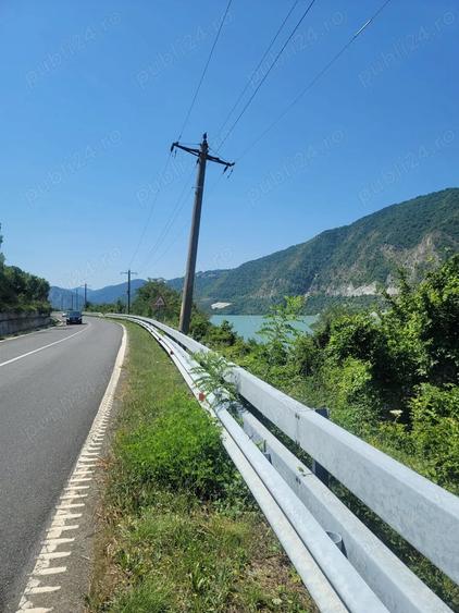 Teren de 2020 mp, în Svinița