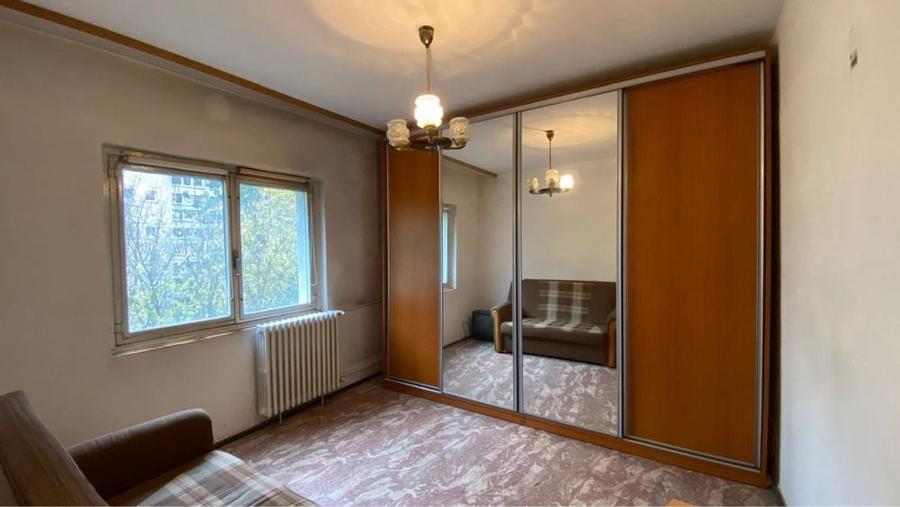 Apartament cu 3 camere decomandat în Tineretului