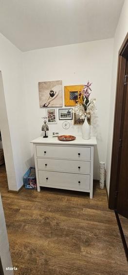 Apartament cu 4 camere decomandat în Răcădău