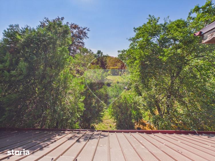 Casă cu 6 camere cu Teren 2800 Mp în Butimanu