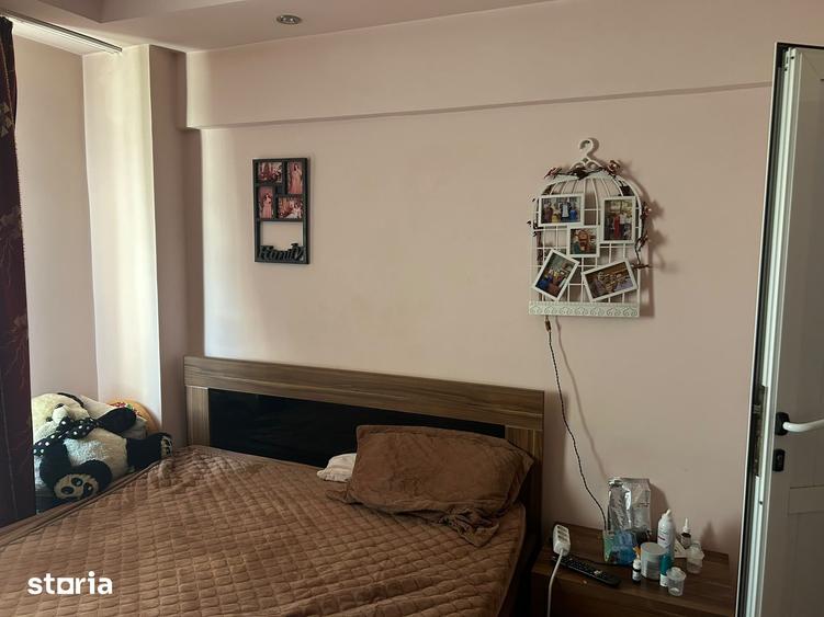 Apartament cu 4 camere decomandat în Prundu