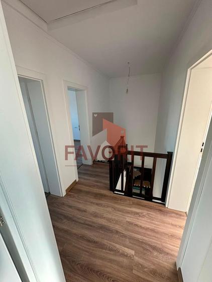 Duplex cu 4 camere cu Canalizare în Săcălaz