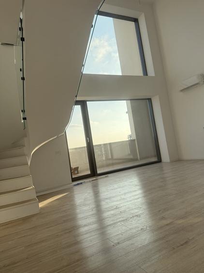 Apartament cu 4 camere decomandat în Barbu Văcărescu