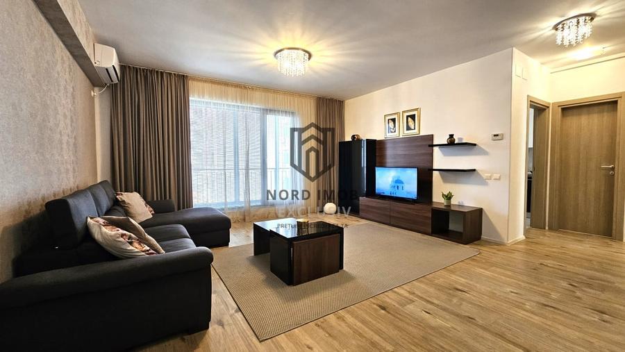 Apartament cu 4 camere semidecomandat, mobilat în Băneasa
