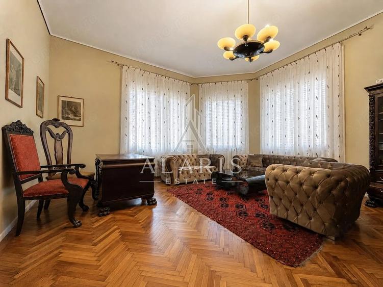 Apartament cu 5 camere decomandat în Central