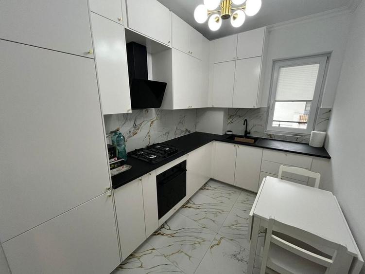 Apartament cu 2 camere decomandat în Giroc