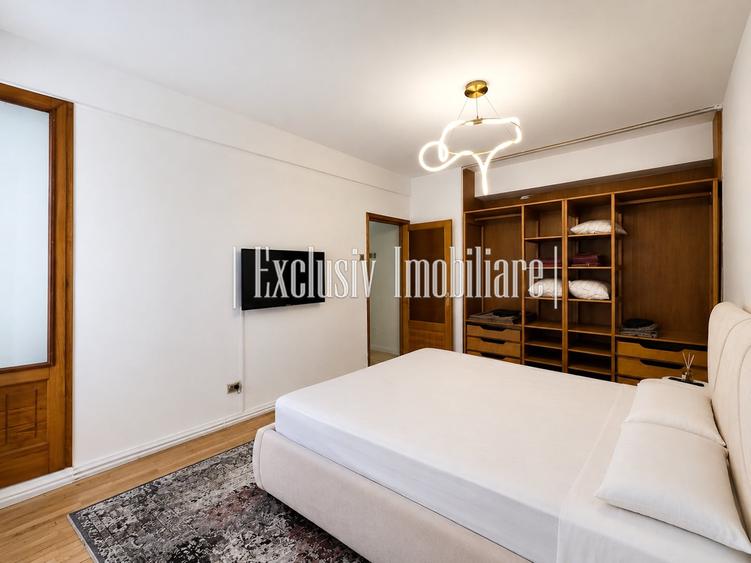 Apartament cu 3 camere decomandat în Faleza Nord